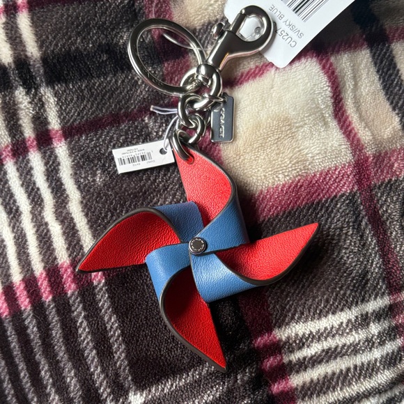 Coach novelty Leather Pinwheel Keychain - Picture 2 of 6